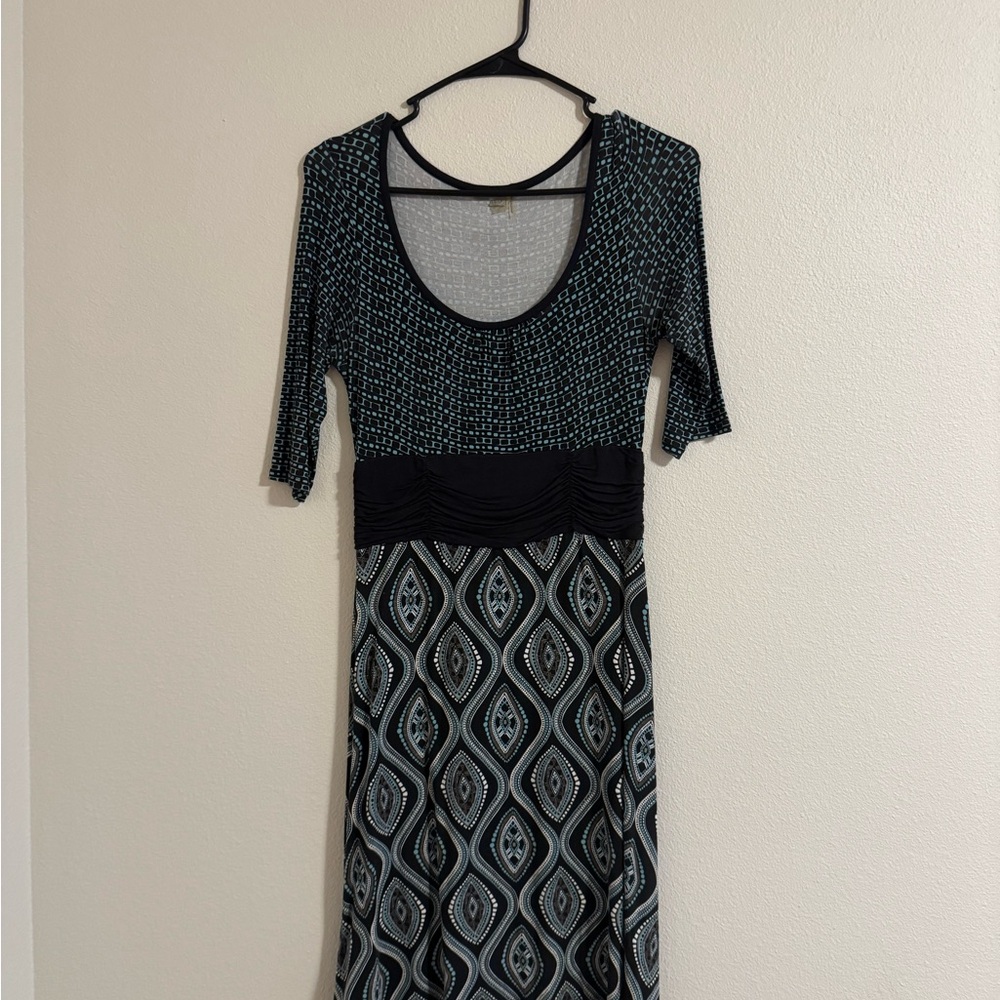 Athleta Black and Gray Geometric Midi Dress